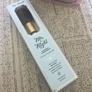 Too Faced Mr. Right Brush
